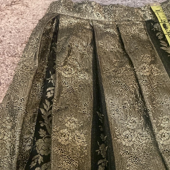 Skirt - Picture 4 of 6